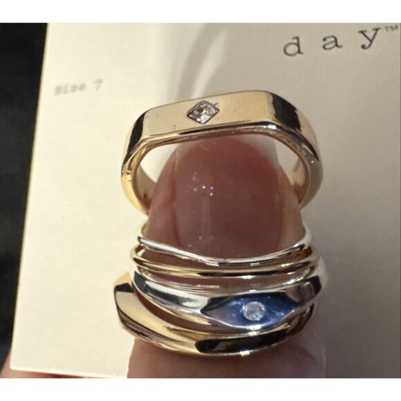 A NEW DAY SET OF 5 BAND GOLD SILVER TONE CZ CRYSTAL SIZE 7 WOMENS RINGS - Picture 1 of 7